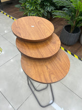 Load image into Gallery viewer, طقم تقديم للكنب ٣ طاولات دائرية