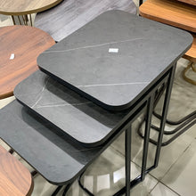 Load image into Gallery viewer, طقم طاولات تقديم مربعة للكنب