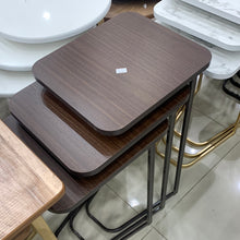 Load image into Gallery viewer, طقم طاولات تقديم مربعة للكنب