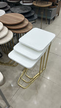 Load image into Gallery viewer, طقم طاولات تقديم مربعة للكنب