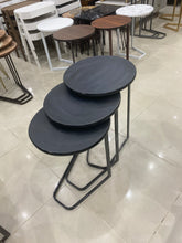 Load image into Gallery viewer, طقم تقديم للكنب ٣ طاولات دائرية