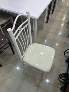 طاولة طعام ٦ أشخاص