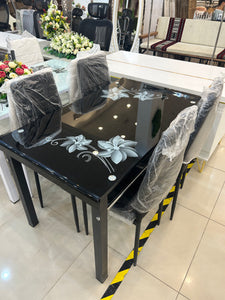 طاولة طعام ٤ اشخاص