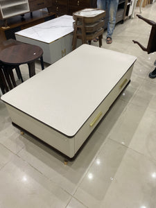 طاولة وسط